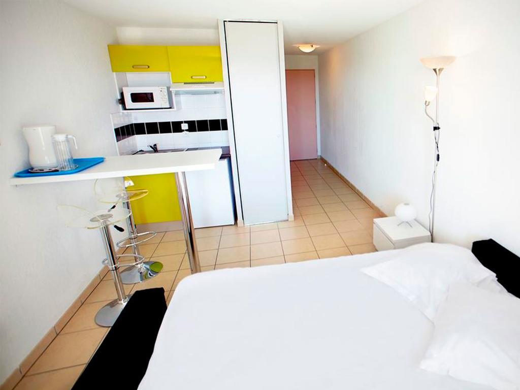 Aparthotel Le Domaine De Manon Tolone Esterno foto