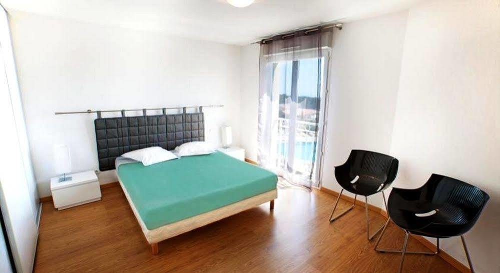 Aparthotel Le Domaine De Manon Tolone Esterno foto